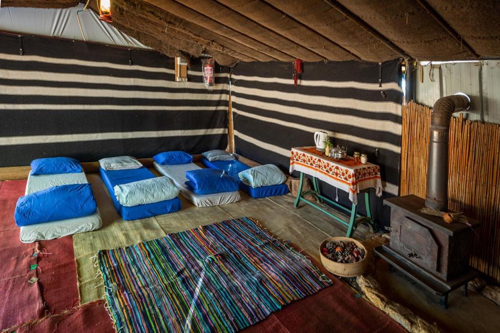 Готель Back To Nature Camping & Huts Mikhmannim Екстер'єр фото